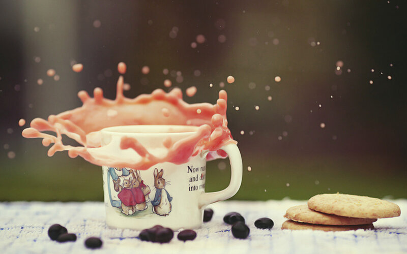 Mug with Liquid Splash — White