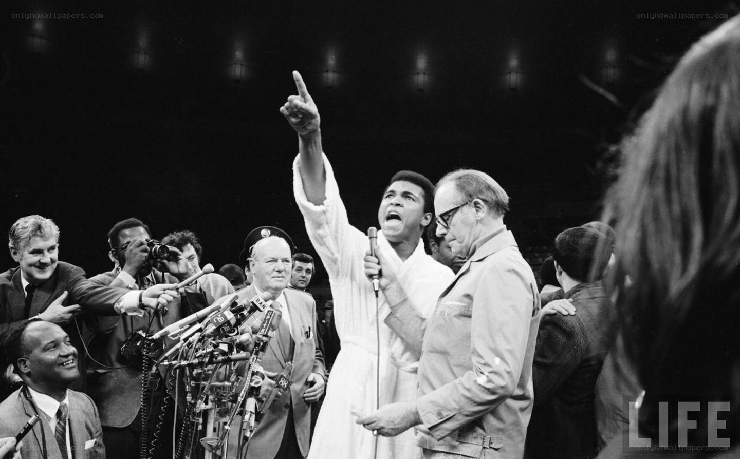 Muhammad Ali at press conference