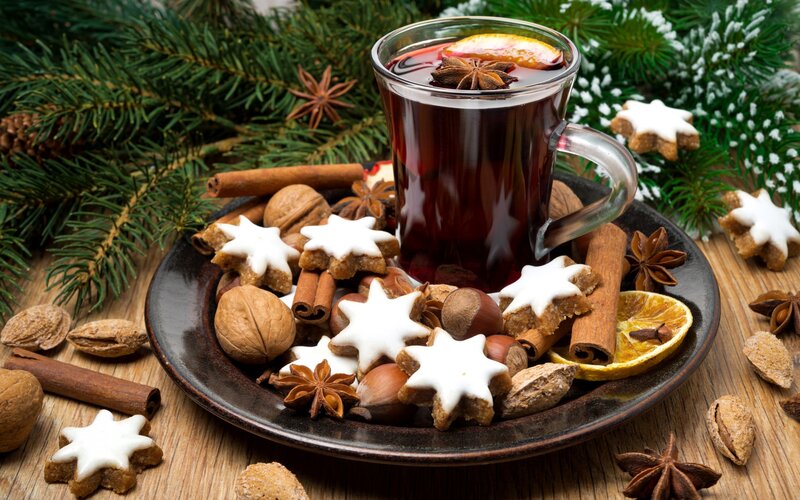 Mulled Wine and Cookies