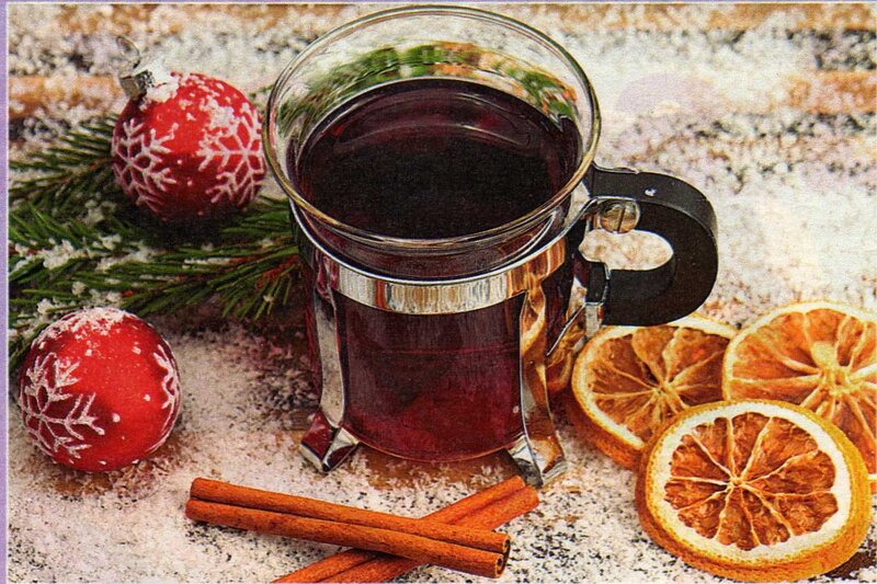 Mulled Wine in Glass — Red, Festive