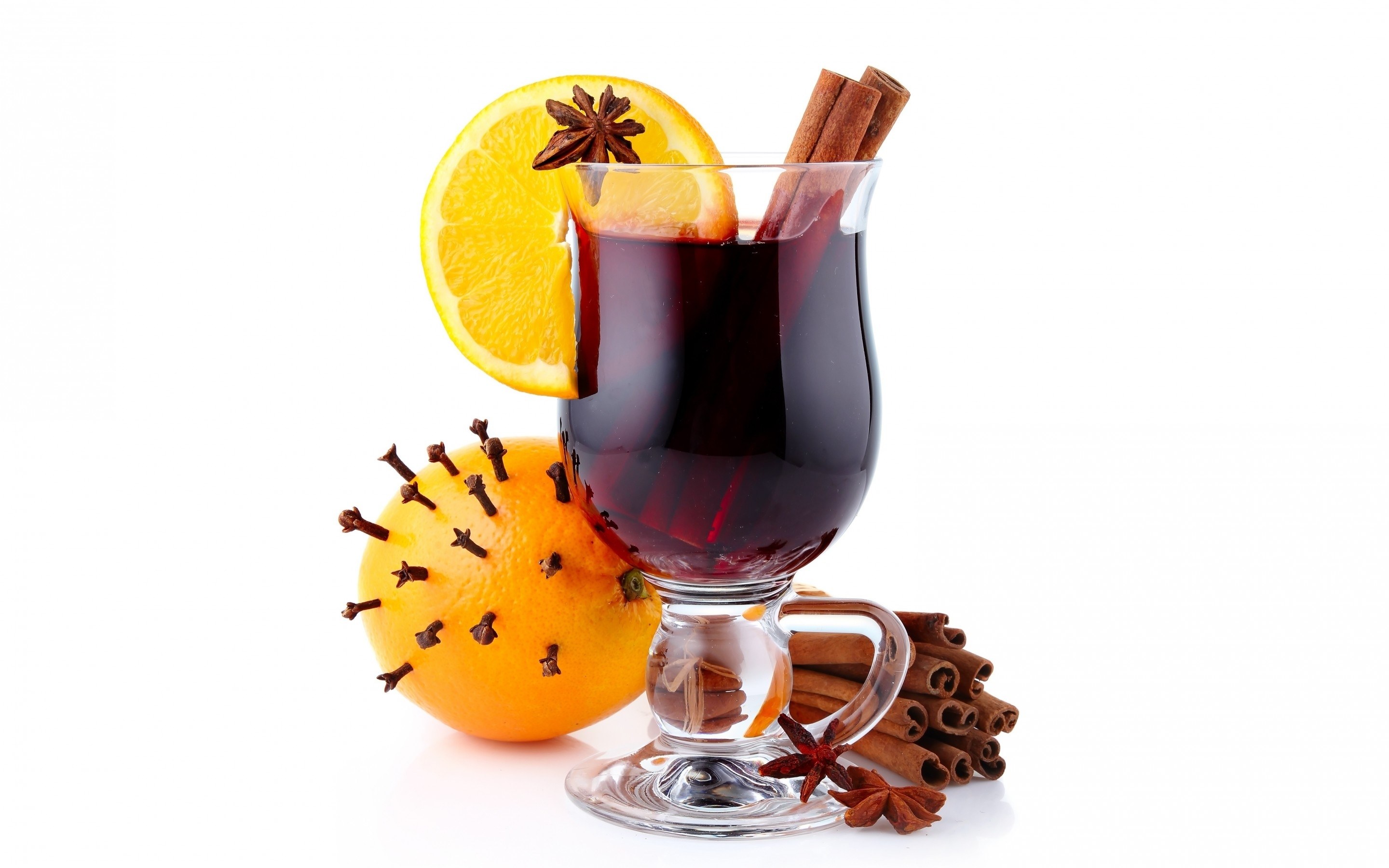 mulled wine with spices