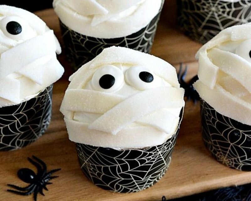 Mummy Cupcakes