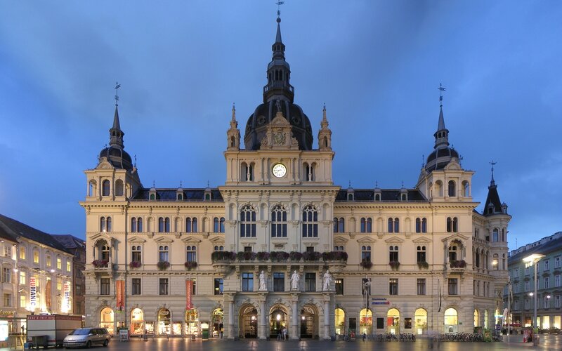 Munich City Hall at dusk