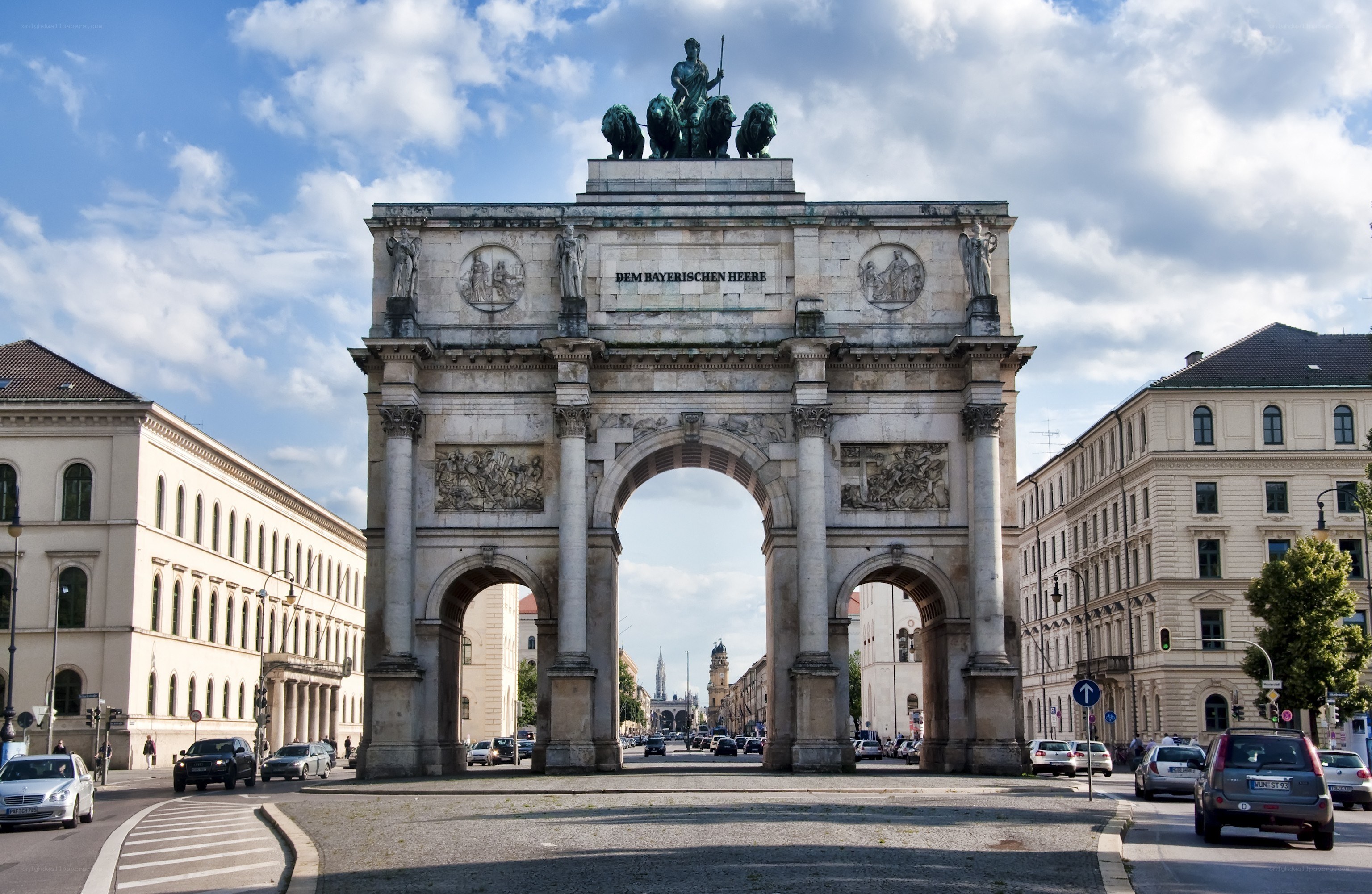 Munich's Siegestor monument
