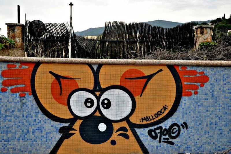 Mural of cartoon mouse in Mallorca