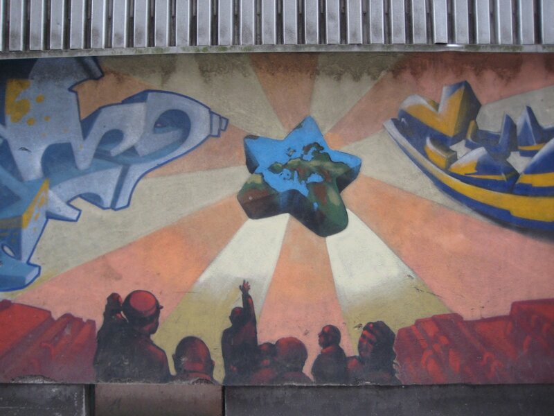 mural with star and crowd