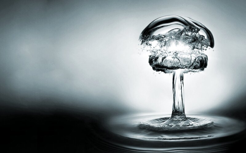Mushroom Cloud of Water — Gray