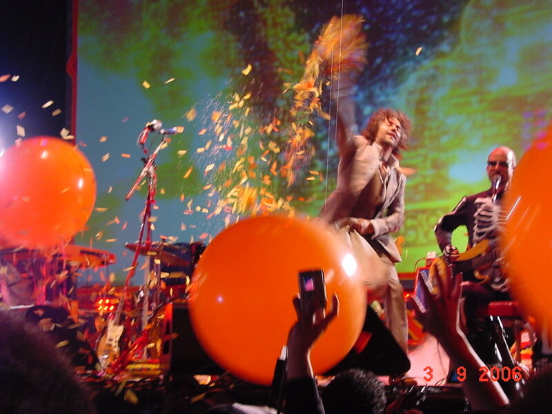 Music concert with confetti