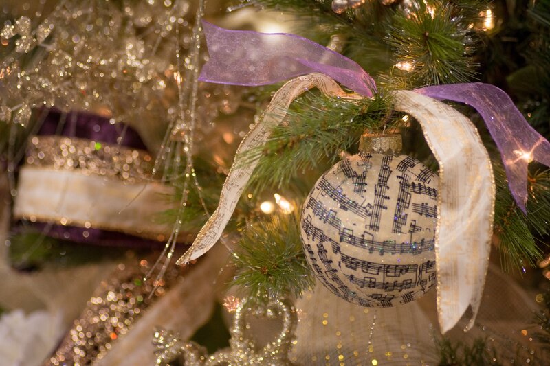 Music Note Ornament — Green