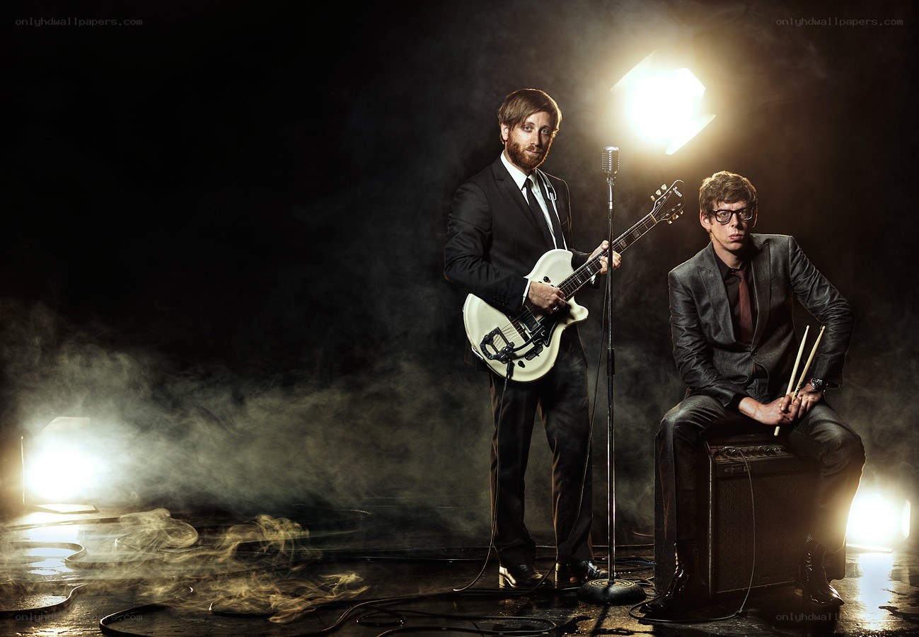 Musicians in a smoky studio