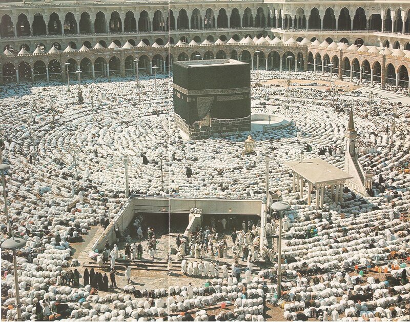 Muslim Pilgrims Praying