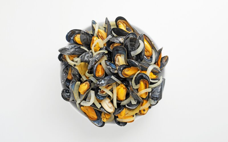 mussels with onions in a bowl