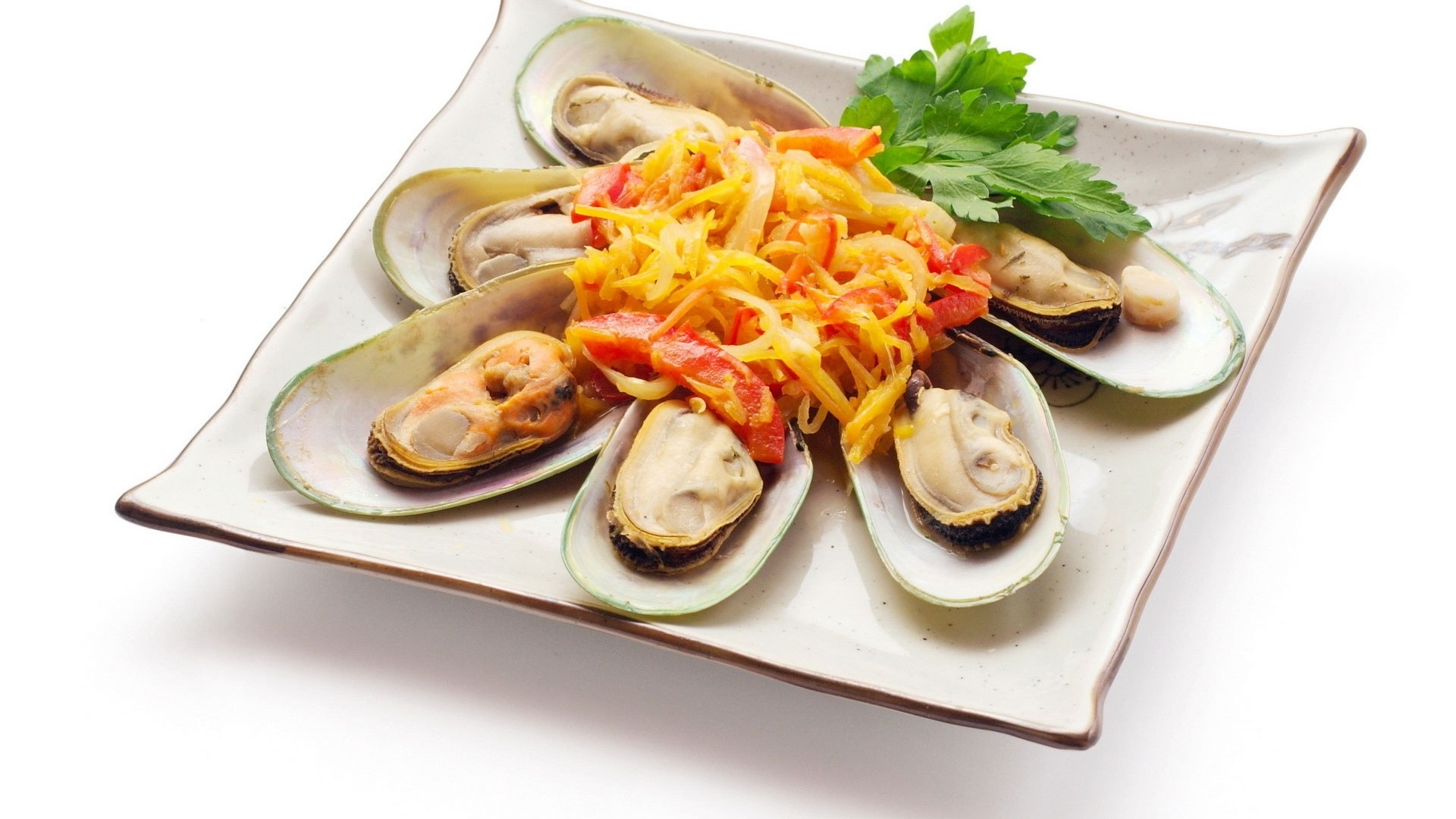 Mussels with vegetable salad