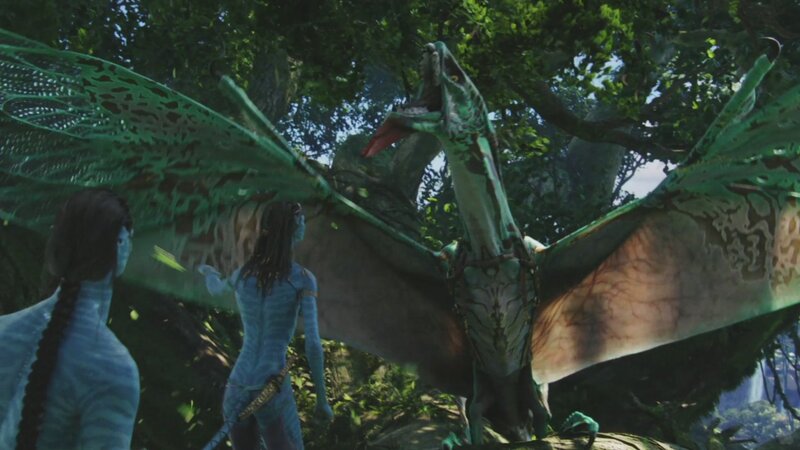 Na'vi and banshee in jungle
