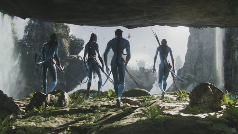 Na'vi warriors at the cave entrance