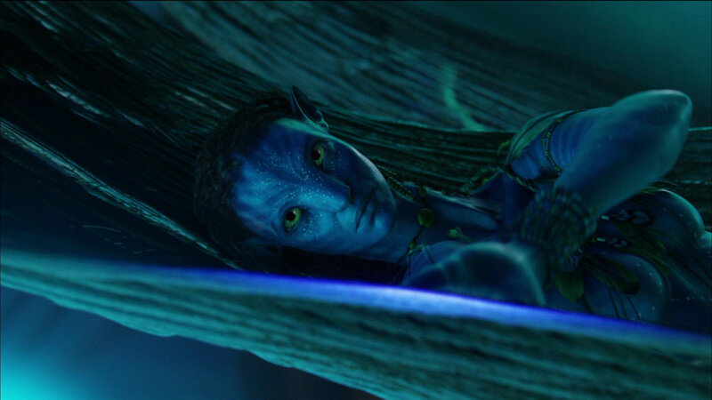 Na'vi woman in underwater scene