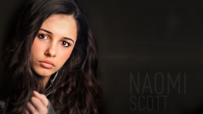 Naomi Scott portrait