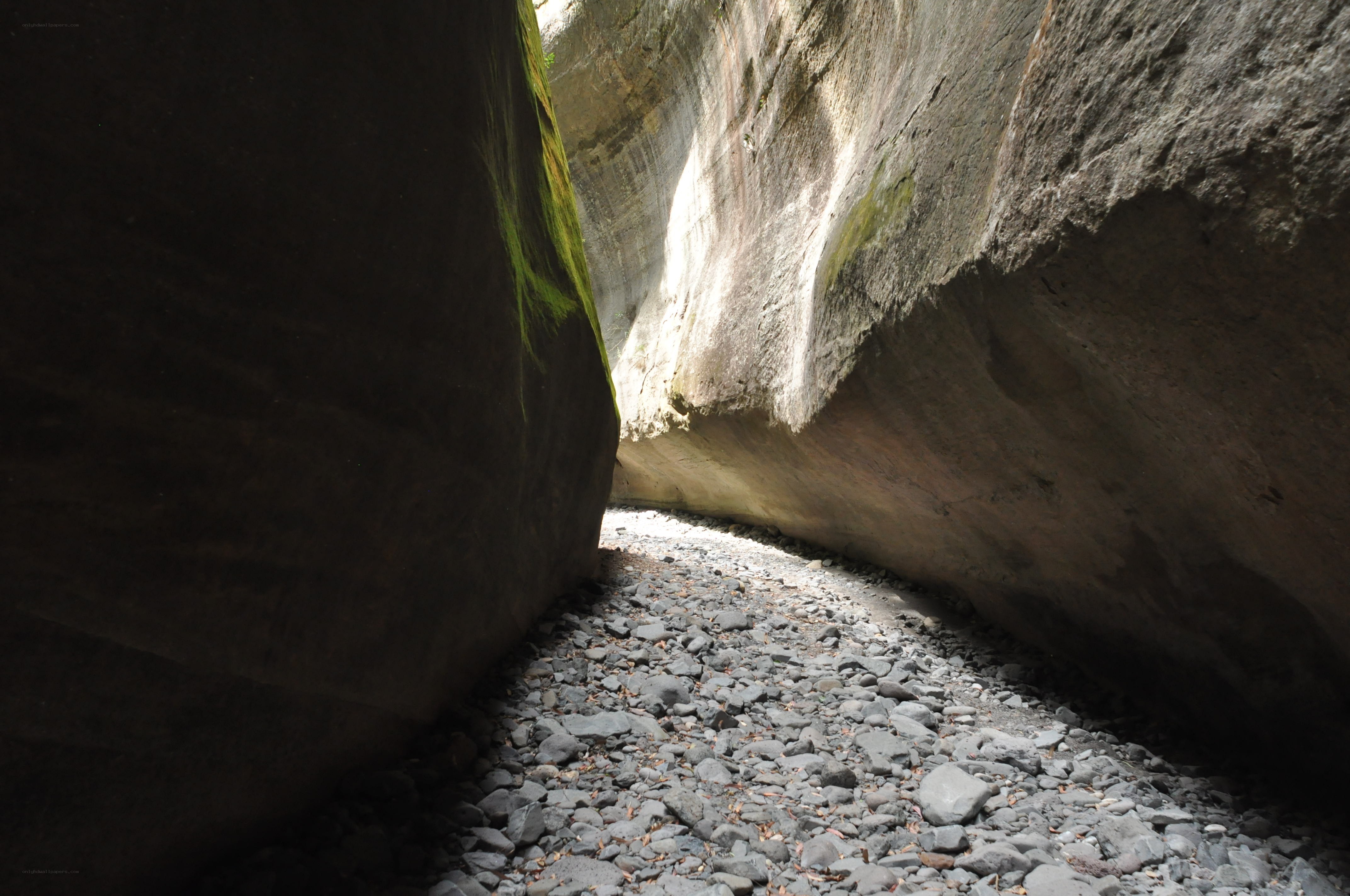 narrow canyon path