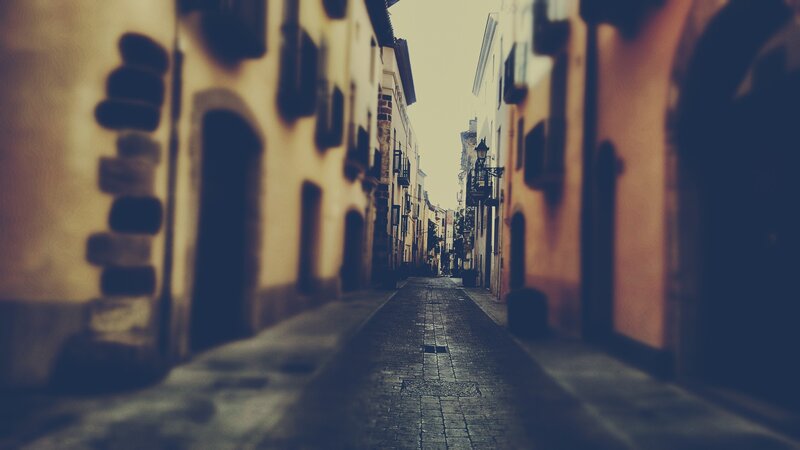 narrow cobblestone alley