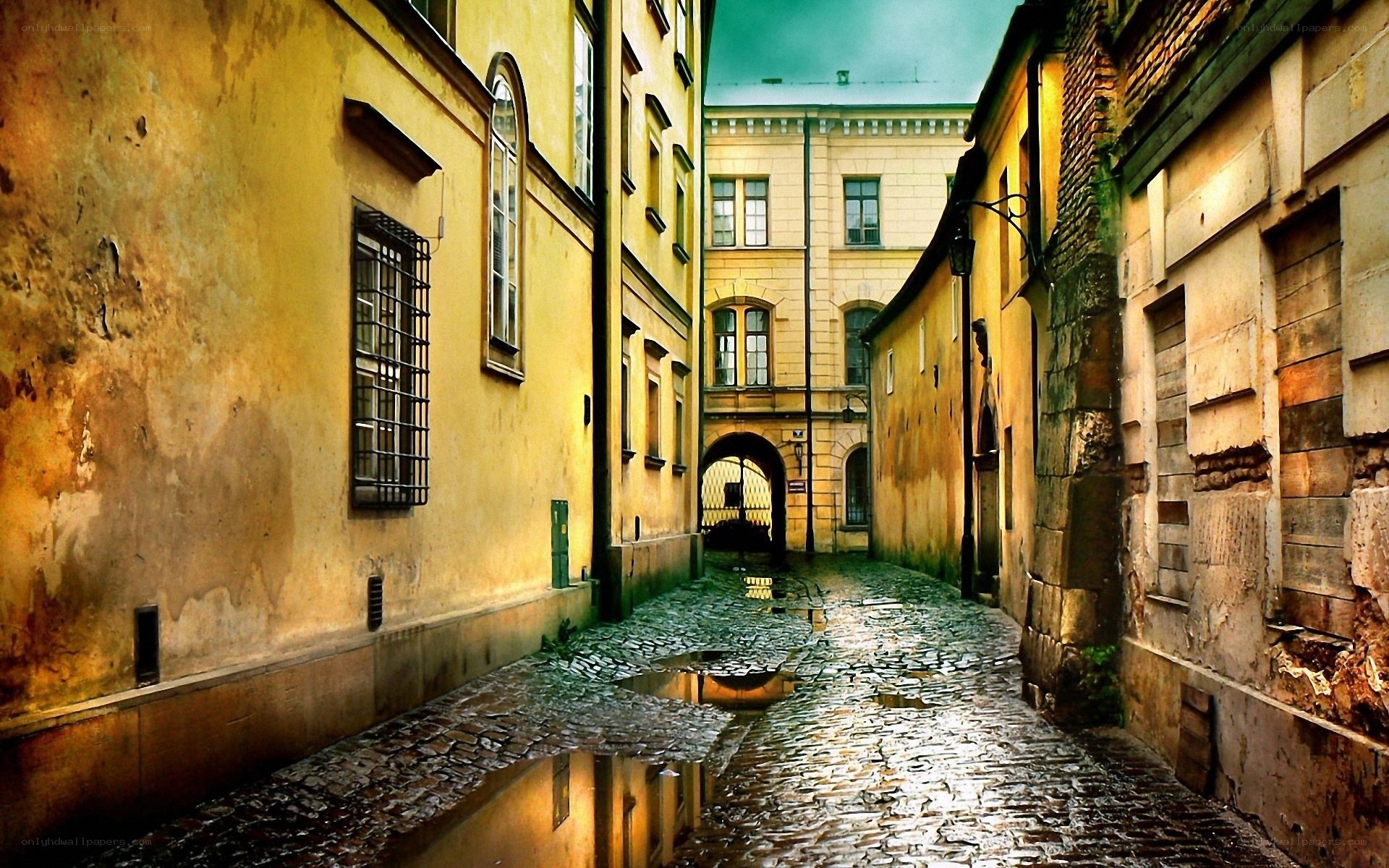 narrow cobblestone alley