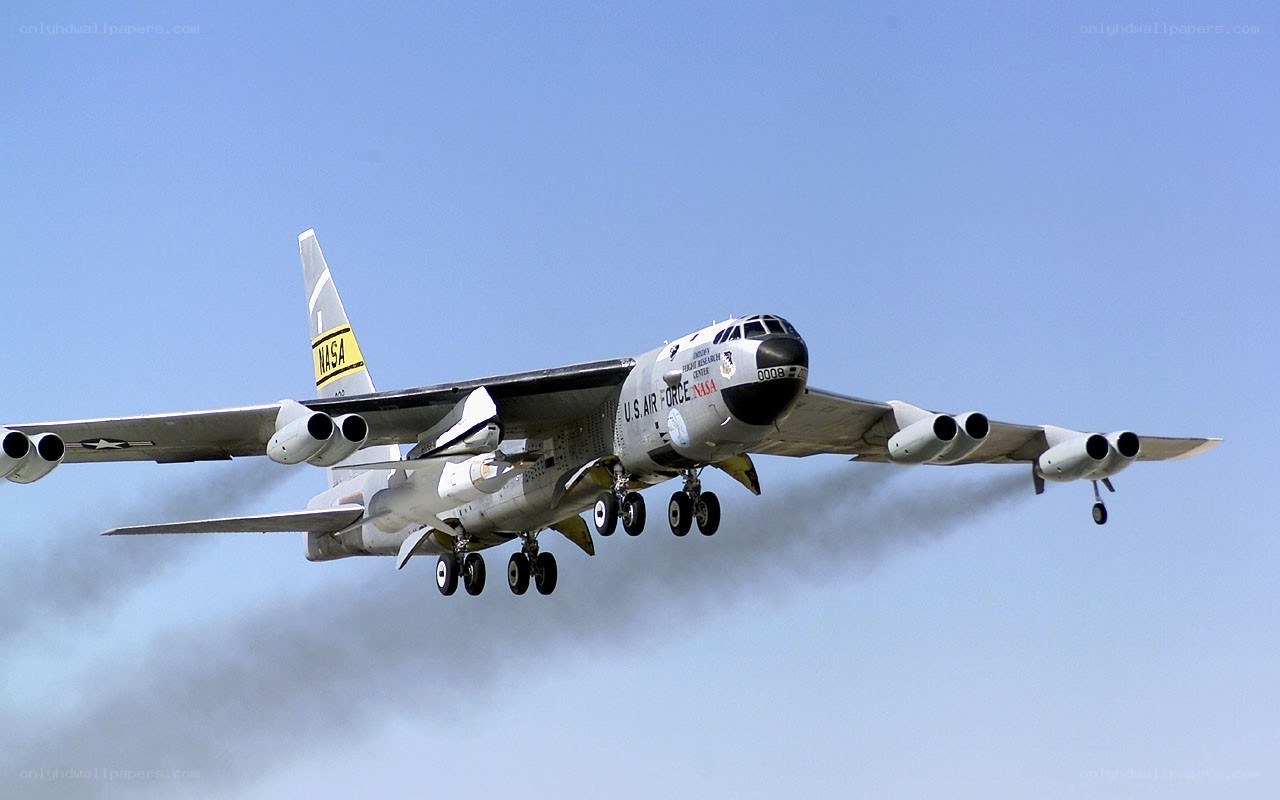 NASA B-52 in flight