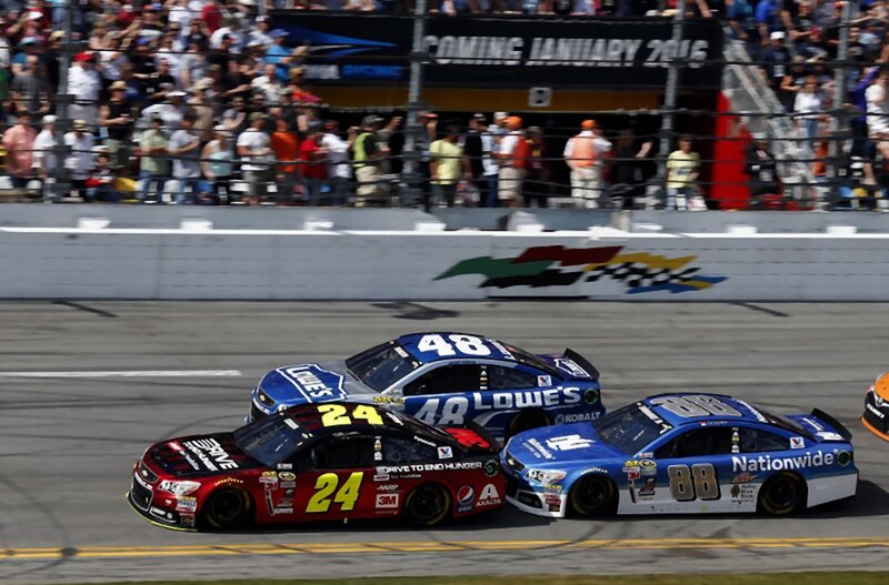 NASCAR Cars Racing