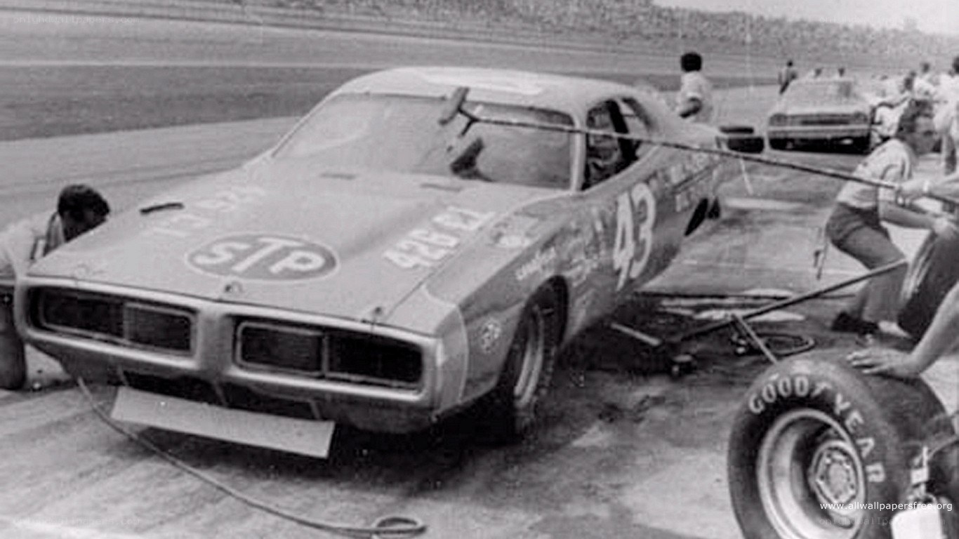 NASCAR pit stop scene