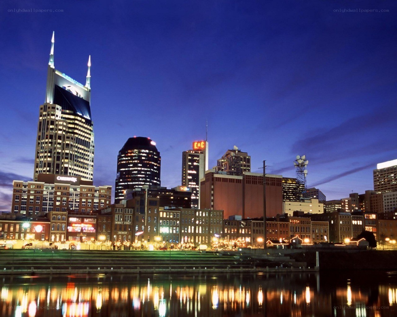 Nashville skyline at dusk