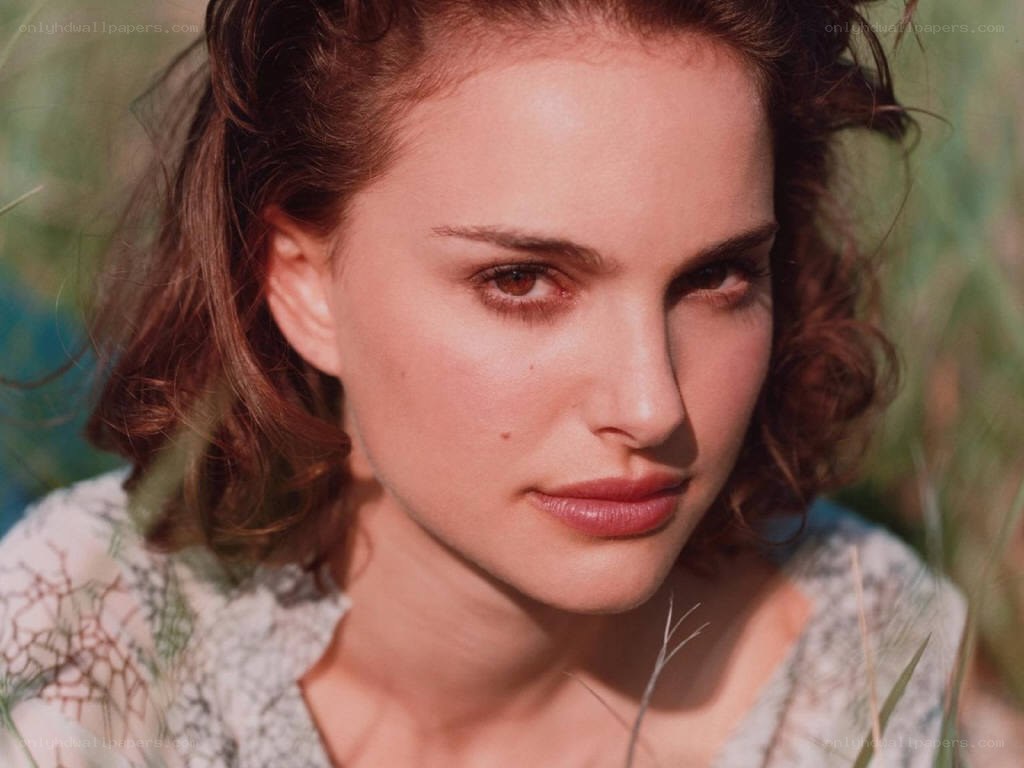 Natalie Portman in a field