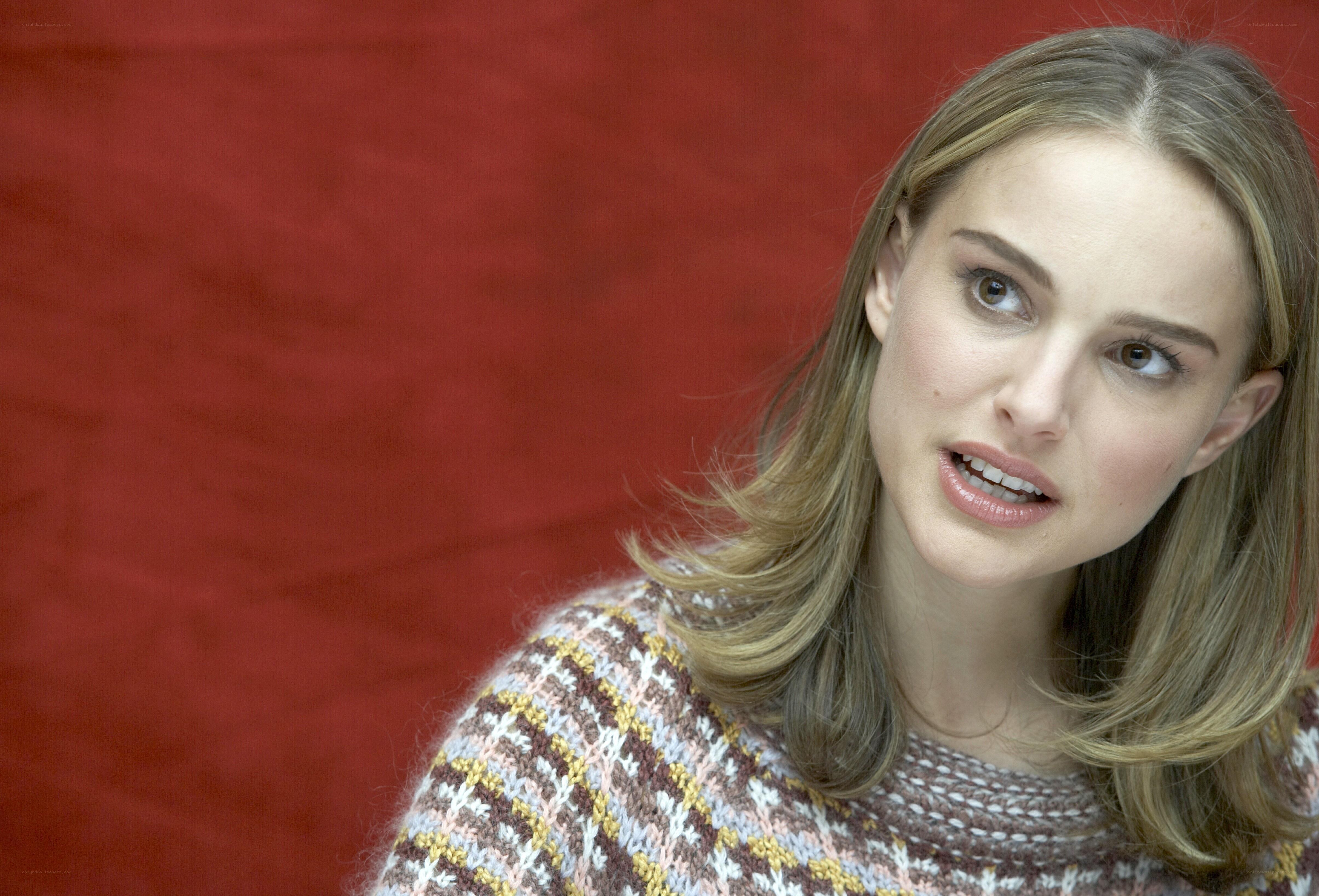 Natalie Portman in sweater