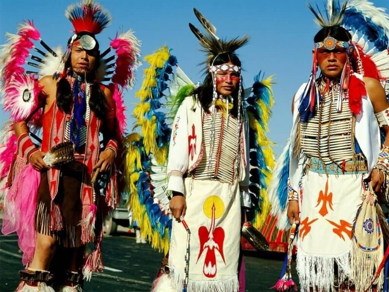 Native American dancers in regalia