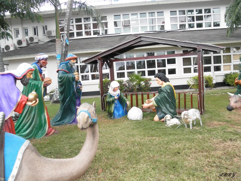 Nativity Scene Figures — Green, Serene