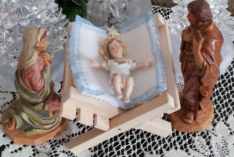 Nativity Scene Figures — White, Serene