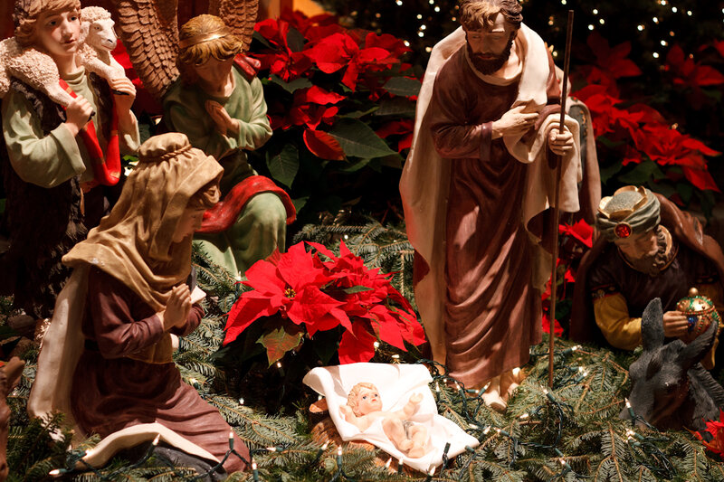 Nativity Scene with Baby Jesus — Red