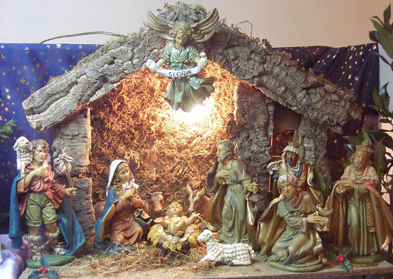 Nativity scene with figures