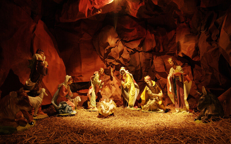 Nativity Scene with Figures — Brown, Dramatic