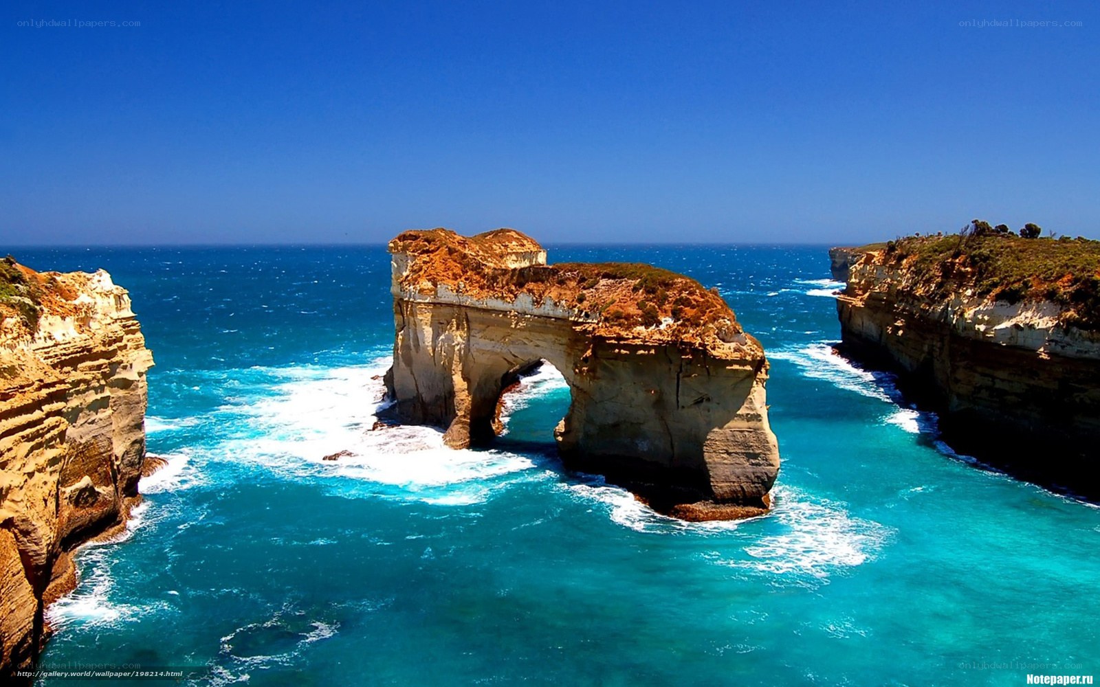 Natural rock arch at the coast