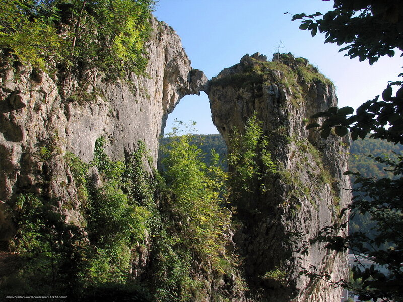 Natural Rock Arch Formation — Green, Serene, Afternoon