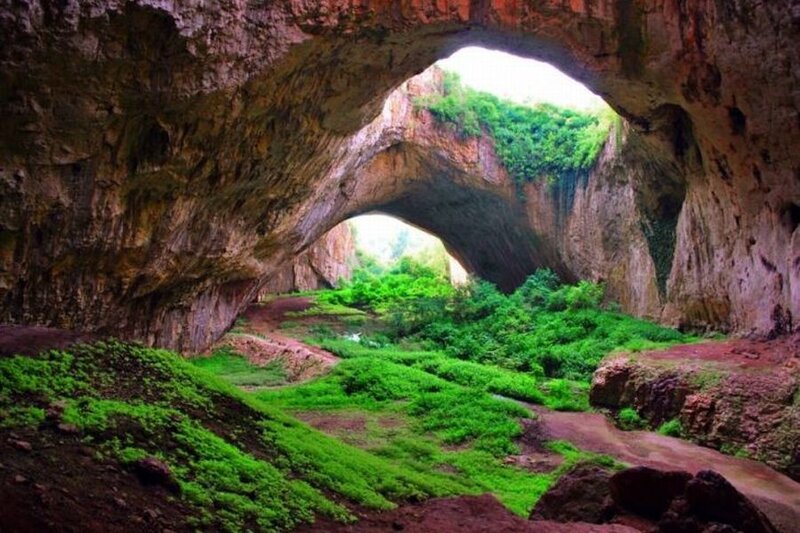 Natural Rock Arch Formation — Green