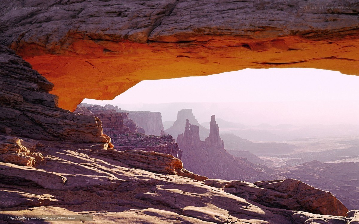 Natural rock arch in desert