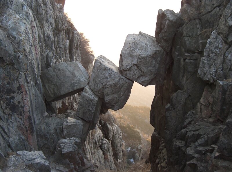 Natural rock bridge formation