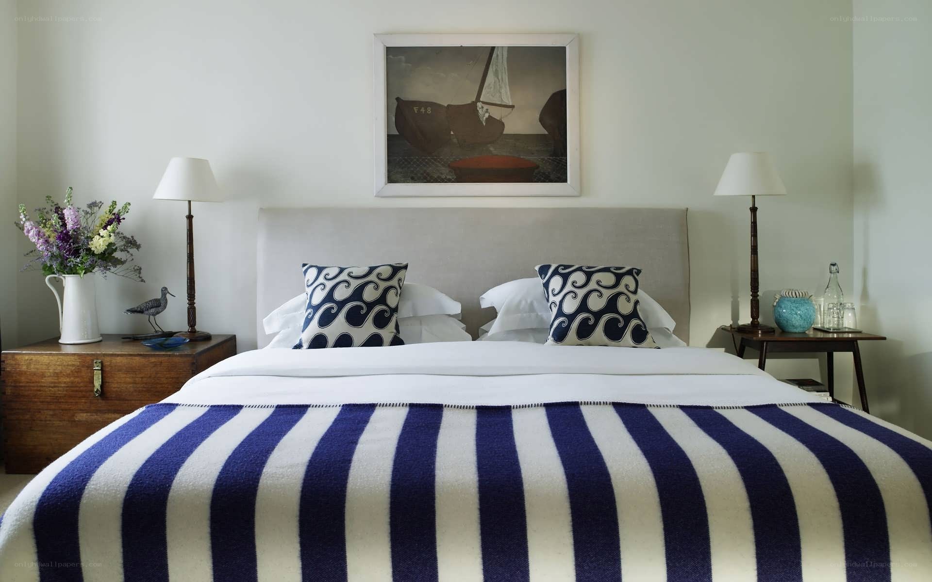 Nautical-themed bedroom