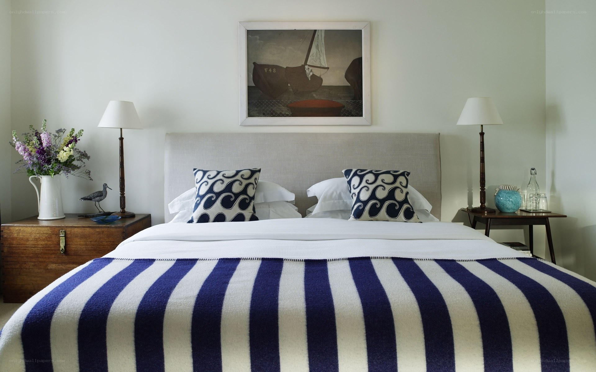Nautical-themed bedroom