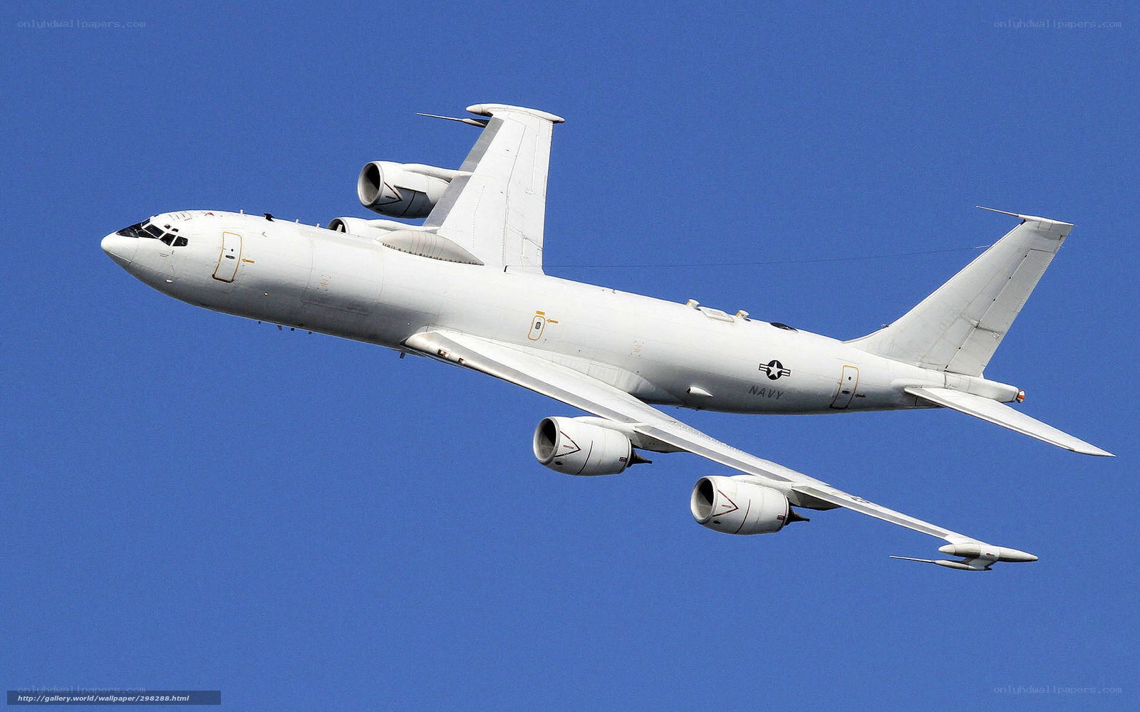 Navy reconnaissance aircraft in flight