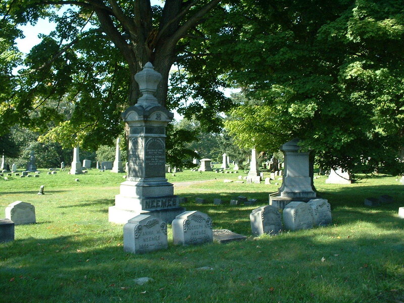 Neemers in a cemetery