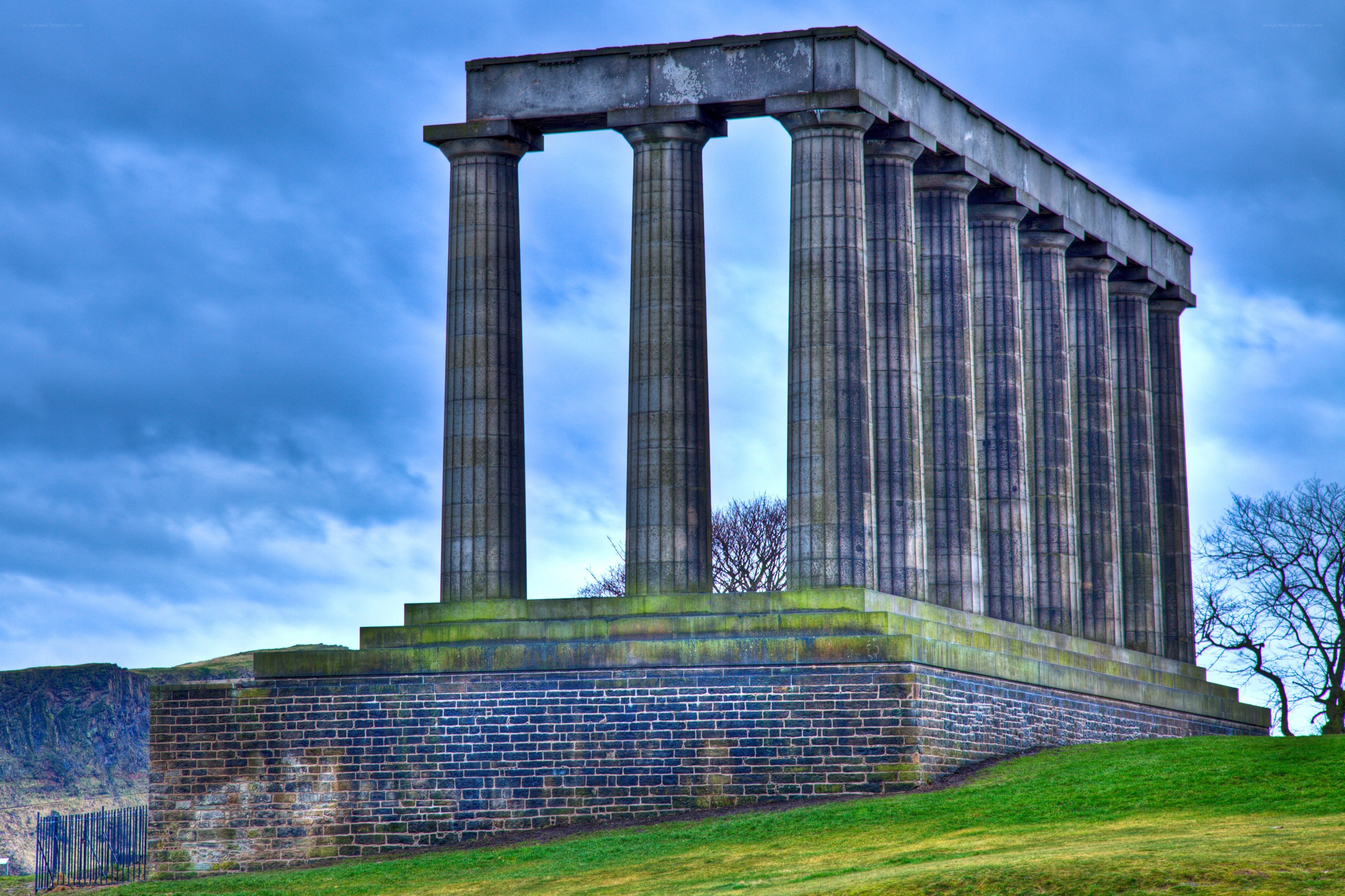 Nelson's Monument in Edinburgh
