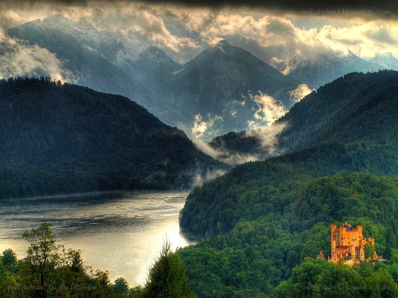 Neuschwanstein Castle and lake