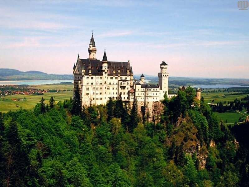 Neuschwanstein Castle — Green, Serene