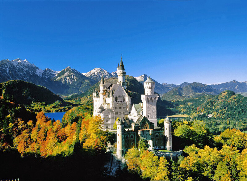 Neuschwanstein Castle in autumn