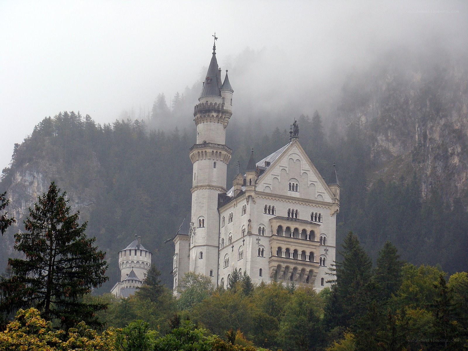 Neuschwanstein Castle in mist